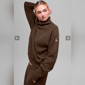 ALO Yoga Waffle Weekend Escape Mock Neck Long Sleeve Espresso